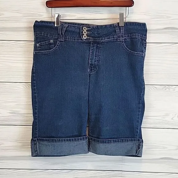 Angels Bermuda blue denim stretch jean shorts Women's Size 16 - Picture 1 of 13